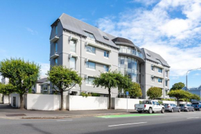 Riverside 1-Bed Apt - in the heart of the city